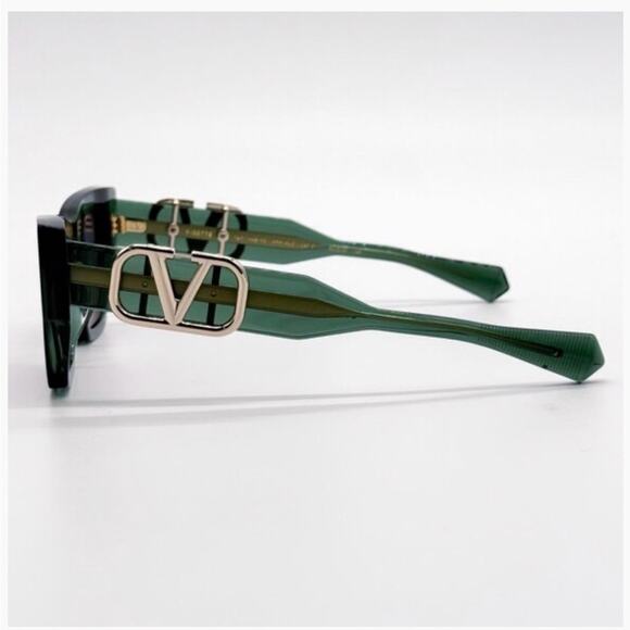 New! Valentino V SETTE-VLS-166D, Stylish Green Sunglasses, Authentic